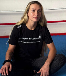 CV…☮ Laura "The Angel Of Death“ Stanicka Fluent In Combat. Athletic-Fit T-Shirt